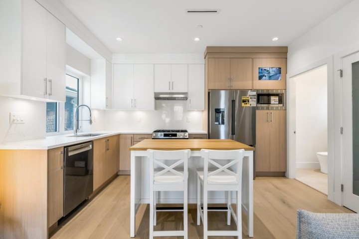 Photo 8 at 1 - 366 E 64th Avenue, South Vancouver, Vancouver East