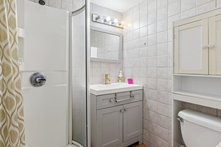 Photo 22 at 556 Ballantree Road, Glenmore, West Vancouver