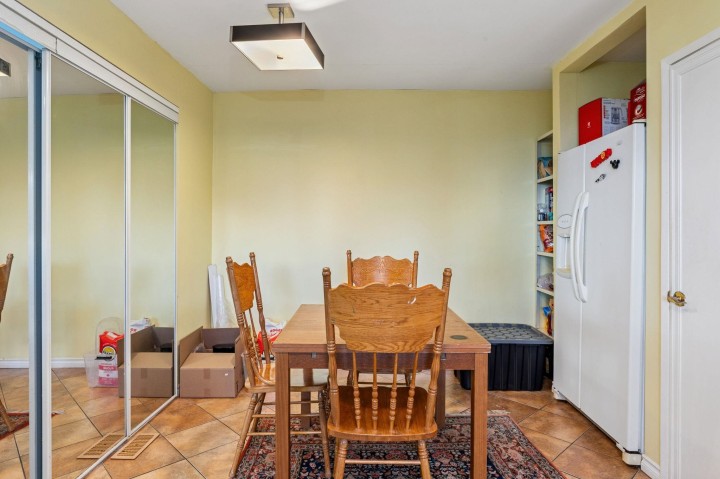 Photo 10 at 556 Ballantree Road, Glenmore, West Vancouver