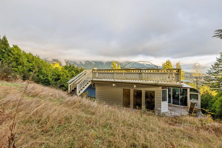 Photo 37 at 556 Ballantree Road, Glenmore, West Vancouver