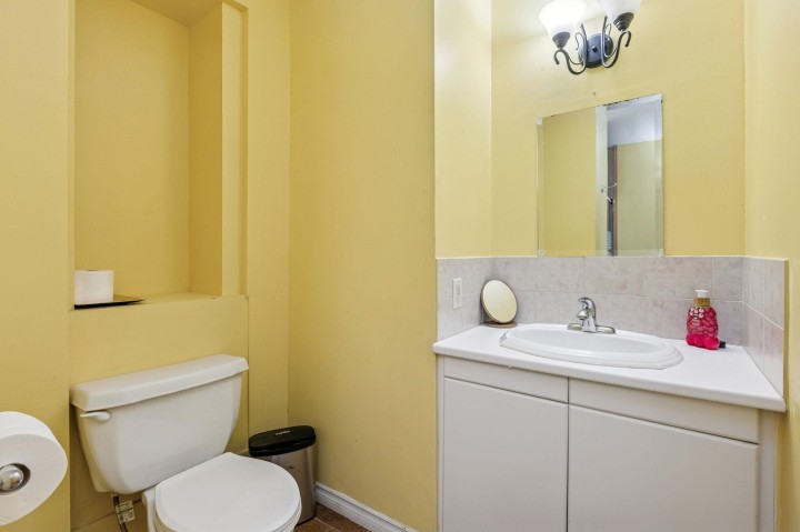 Photo 15 at 556 Ballantree Road, Glenmore, West Vancouver