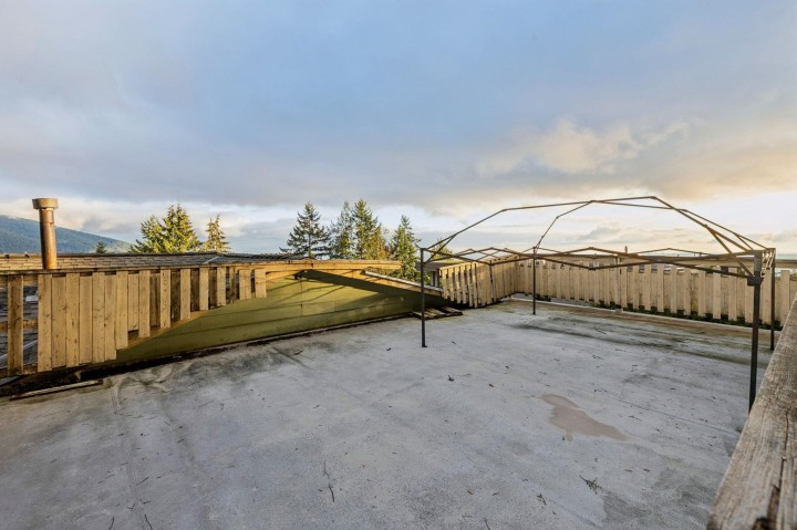 Photo 40 at 556 Ballantree Road, Glenmore, West Vancouver
