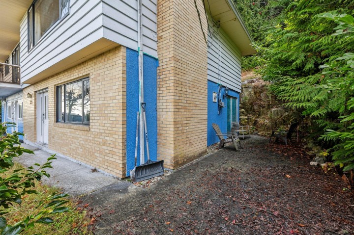 Photo 35 at 556 Ballantree Road, Glenmore, West Vancouver