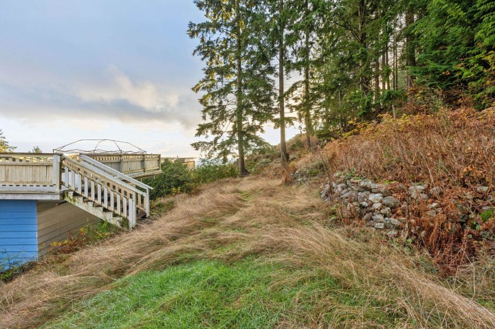 Photo 39 at 556 Ballantree Road, Glenmore, West Vancouver