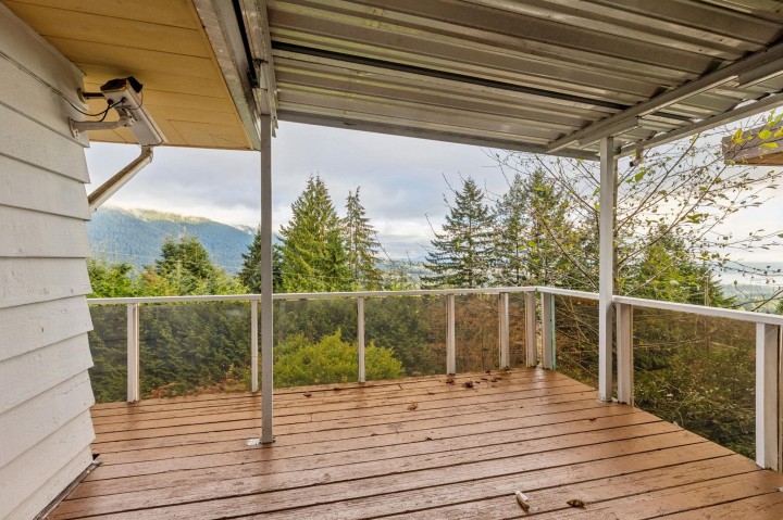 Photo 29 at 556 Ballantree Road, Glenmore, West Vancouver
