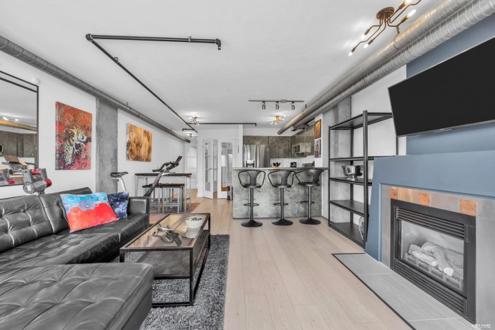 Photo 2 at 608 - 27 Alexander Street, Downtown VE, Vancouver East
