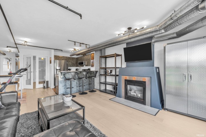 Photo 3 at 608 - 27 Alexander Street, Downtown VE, Vancouver East