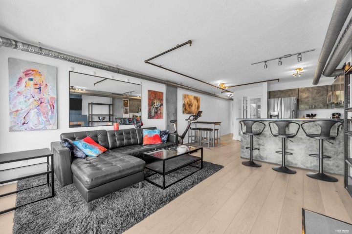 Photo 1 at 608 - 27 Alexander Street, Downtown VE, Vancouver East