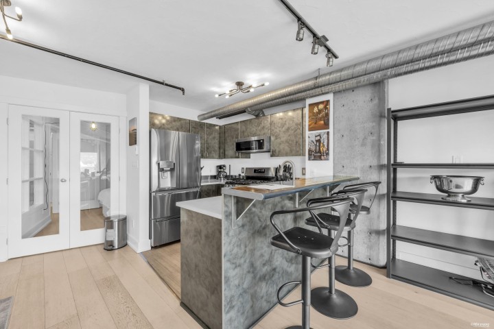 Photo 5 at 608 - 27 Alexander Street, Downtown VE, Vancouver East