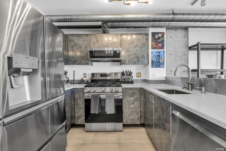 Photo 8 at 608 - 27 Alexander Street, Downtown VE, Vancouver East