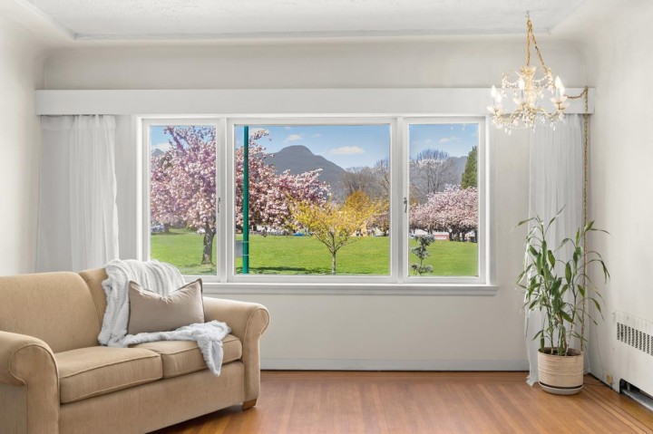 Photo 4 at 2880 Oxford Street, Hastings Sunrise, Vancouver East