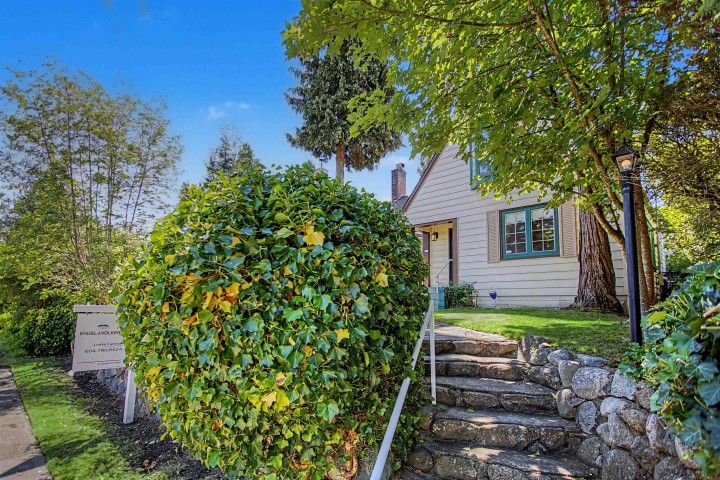 Photo 3 at 2812 W 33rd Avenue, MacKenzie Heights, Vancouver West