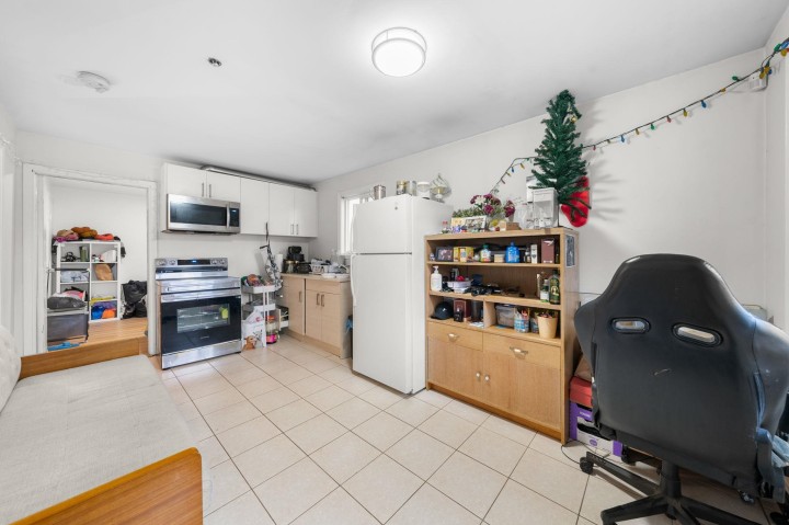 Photo 27 at 5174 Aberdeen Street, Collingwood VE, Vancouver East