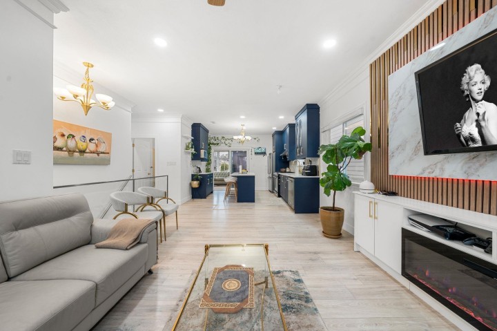 Photo 4 at 5174 Aberdeen Street, Collingwood VE, Vancouver East