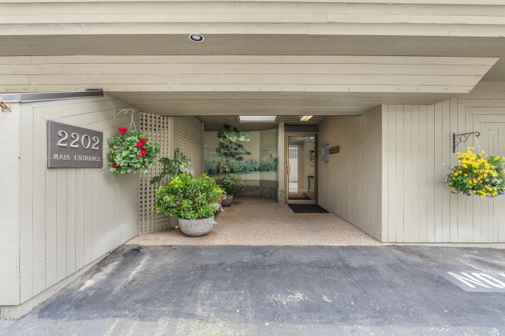 Photo 36 at 47 - 2202 Folkestone Way, Panorama Village, West Vancouver