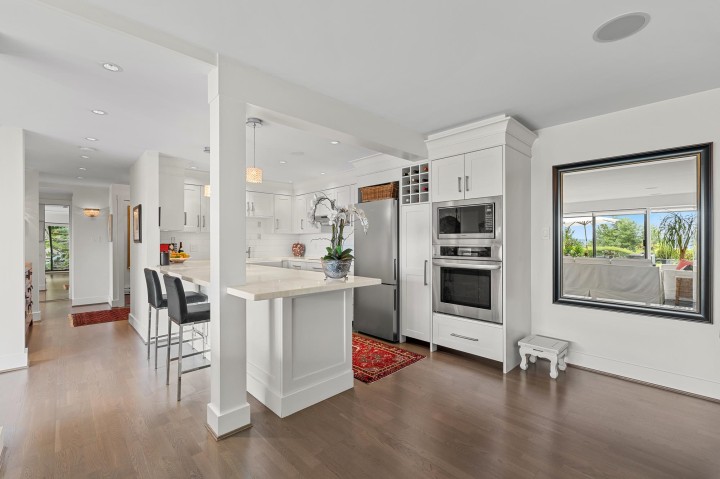Photo 5 at 47 - 2202 Folkestone Way, Panorama Village, West Vancouver
