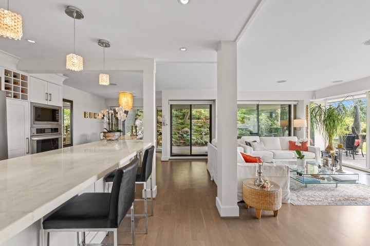Photo 4 at 47 - 2202 Folkestone Way, Panorama Village, West Vancouver