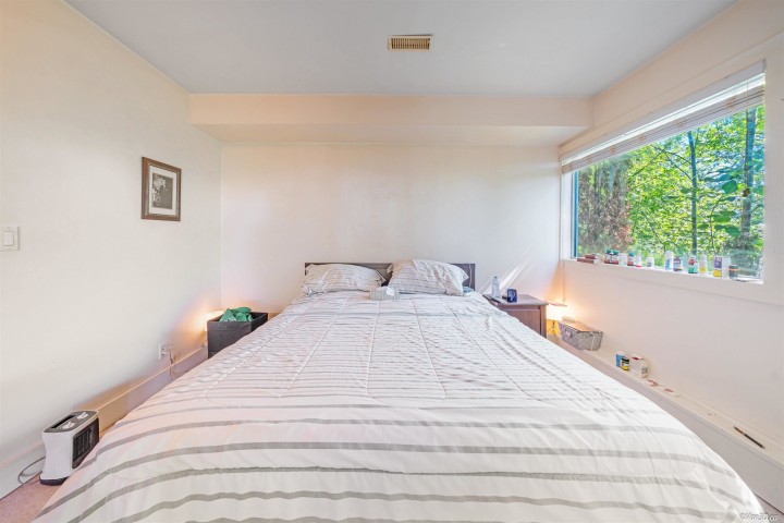 Photo 9 at 1448 Sandhurst Place, Chartwell, West Vancouver