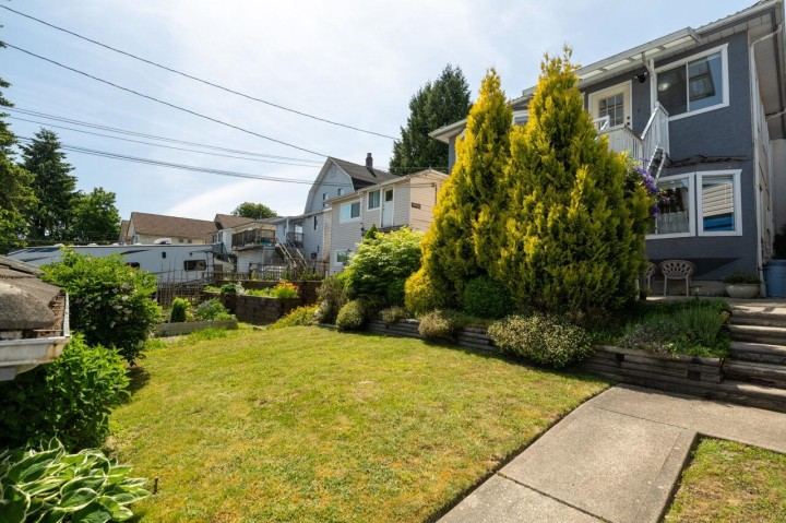 Photo 16 at 4568 Hoy Street, Collingwood VE, Vancouver East