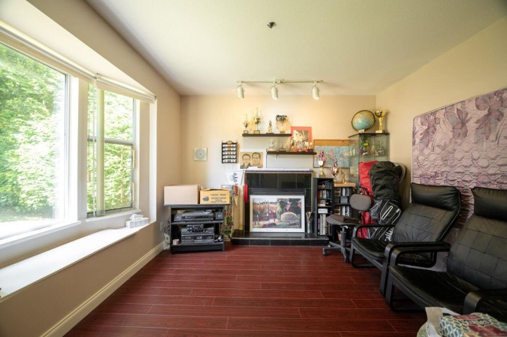 Photo 9 at 4568 Hoy Street, Collingwood VE, Vancouver East