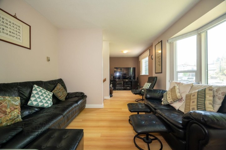 Photo 4 at 4568 Hoy Street, Collingwood VE, Vancouver East
