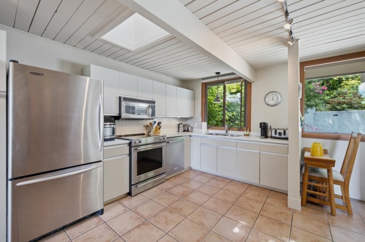Photo 12 at 820 Younette Drive, Sentinel Hill, West Vancouver