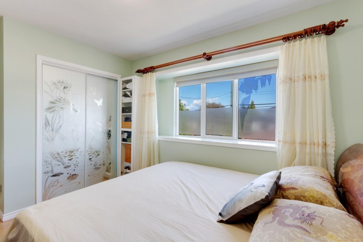 Photo 14 at 4708 Inverness Street, Knight, Vancouver East