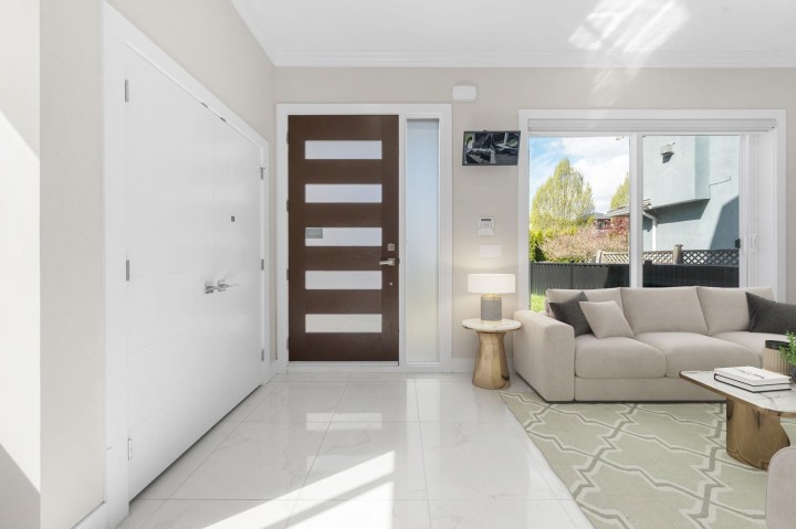 Photo 2 at 6692 Nanaimo Street, Killarney VE, Vancouver East