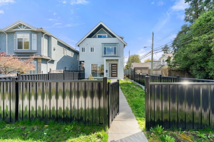 Photo 30 at 6692 Nanaimo Street, Killarney VE, Vancouver East