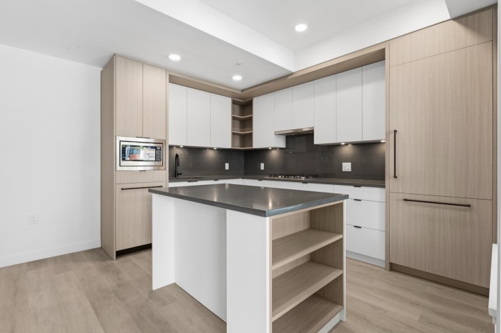 Photo 2 at 203 - 2268 E Broadway, Grandview Woodland, Vancouver East