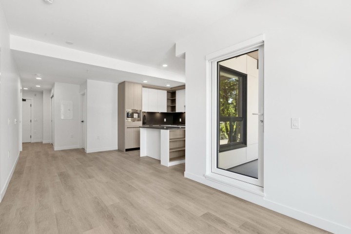 Photo 4 at 203 - 2268 E Broadway, Grandview Woodland, Vancouver East