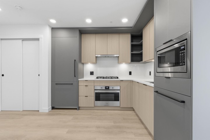 Photo 2 at 507 - 2268 E Broadway, Grandview Woodland, Vancouver East