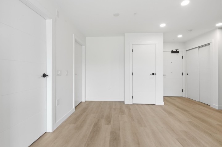 Photo 7 at 507 - 2268 E Broadway, Grandview Woodland, Vancouver East