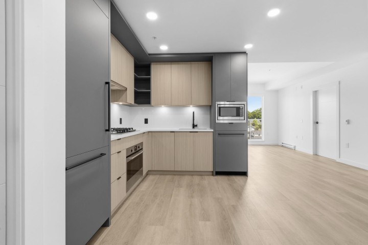 Photo 3 at 507 - 2268 E Broadway, Grandview Woodland, Vancouver East