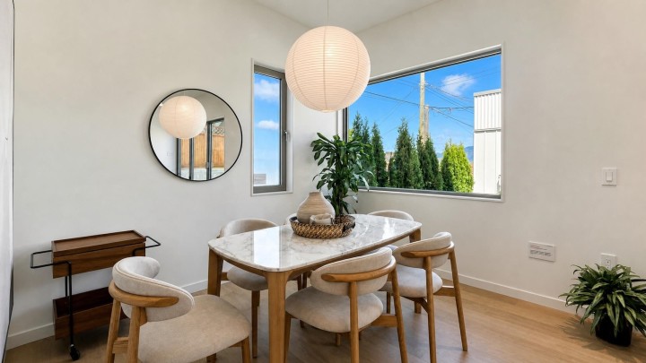 Photo 3 at 1 - 2915 E 5th Avenue, Renfrew VE, Vancouver East
