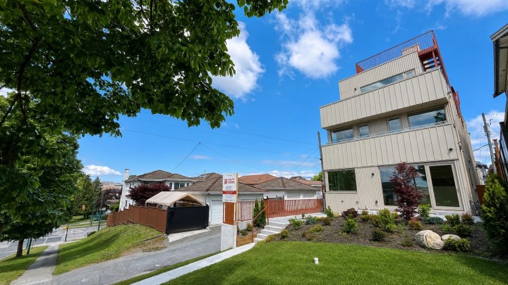 Photo 1 at 1 - 2915 E 5th Avenue, Renfrew VE, Vancouver East