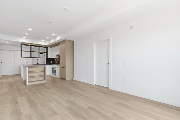 Photo 7 at 302 - 2268 E Broadway, Grandview Woodland, Vancouver East