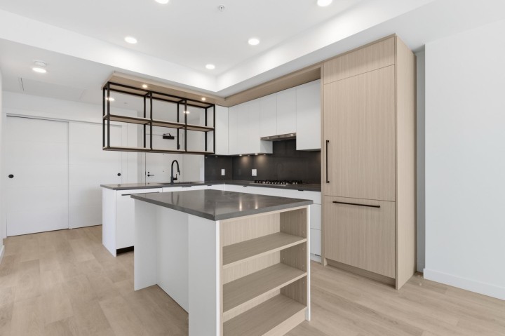 Photo 1 at 302 - 2268 E Broadway, Grandview Woodland, Vancouver East