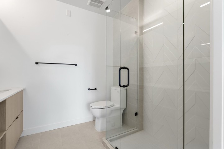 Photo 10 at 302 - 2268 E Broadway, Grandview Woodland, Vancouver East