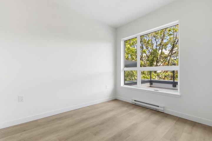 Photo 9 at 403 - 2268 E Broadway, Grandview Woodland, Vancouver East