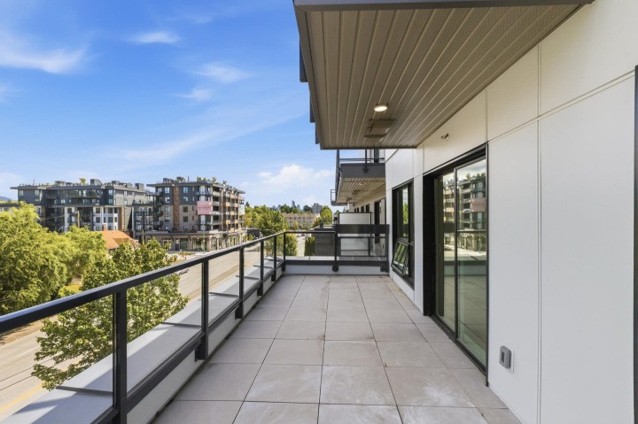 Photo 14 at 403 - 2268 E Broadway, Grandview Woodland, Vancouver East