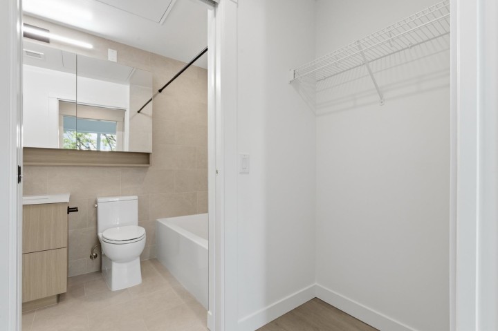 Photo 11 at 403 - 2268 E Broadway, Grandview Woodland, Vancouver East