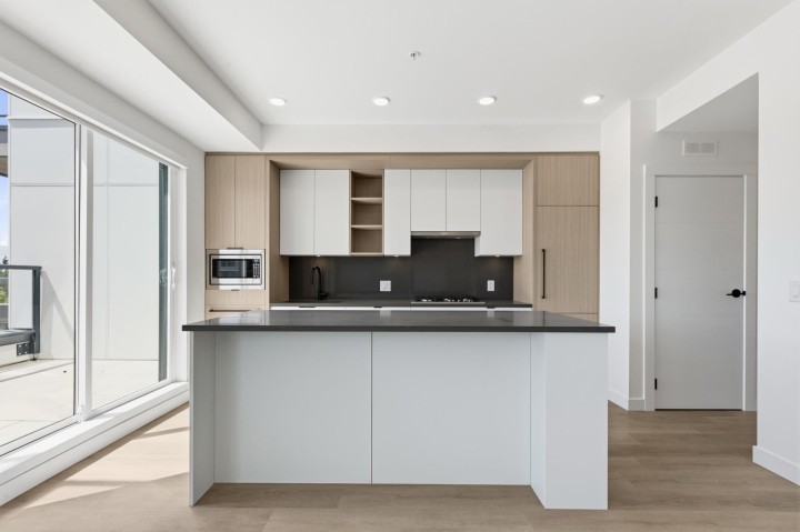 Photo 4 at 501 - 2268 E Broadway, Grandview Woodland, Vancouver East