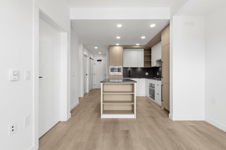 Photo 5 at 504 - 2268 E Broadway, Grandview Woodland, Vancouver East