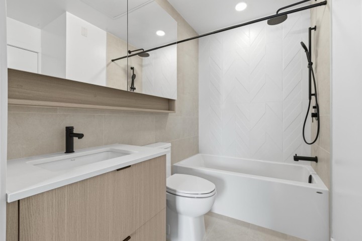 Photo 11 at 504 - 2268 E Broadway, Grandview Woodland, Vancouver East