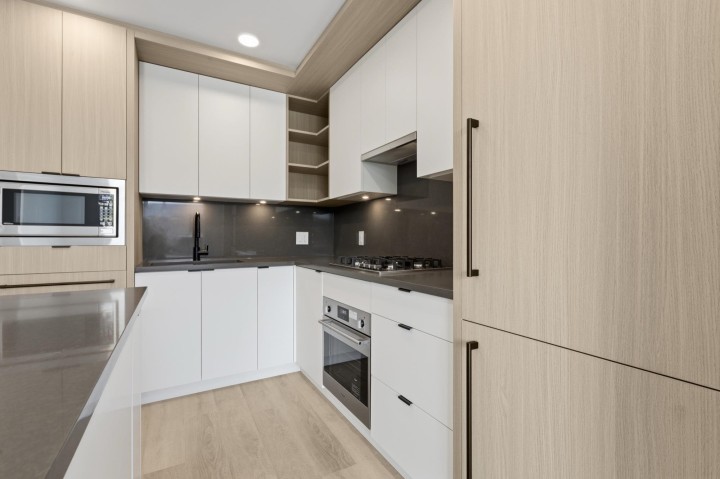Photo 4 at 504 - 2268 E Broadway, Grandview Woodland, Vancouver East