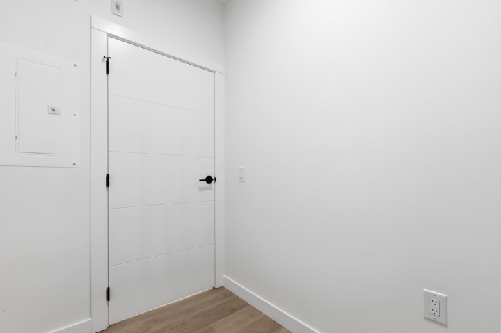 Photo 13 at 404 - 2268 E Broadway, Grandview Woodland, Vancouver East
