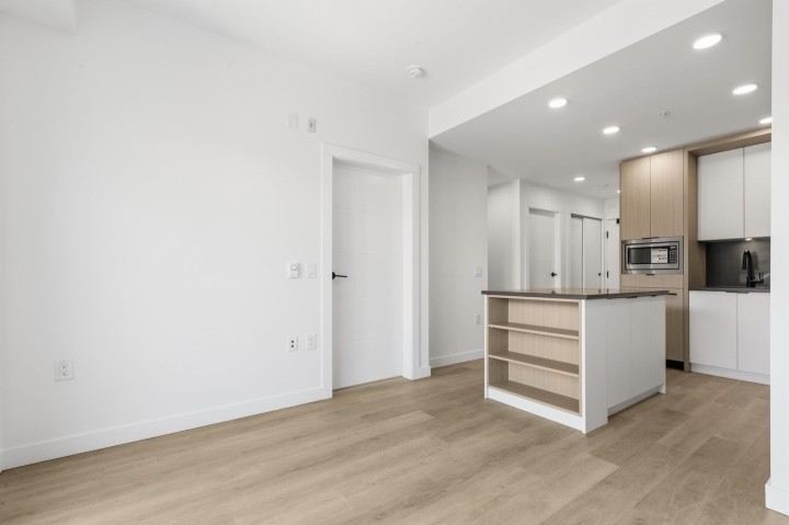 Photo 5 at 404 - 2268 E Broadway, Grandview Woodland, Vancouver East
