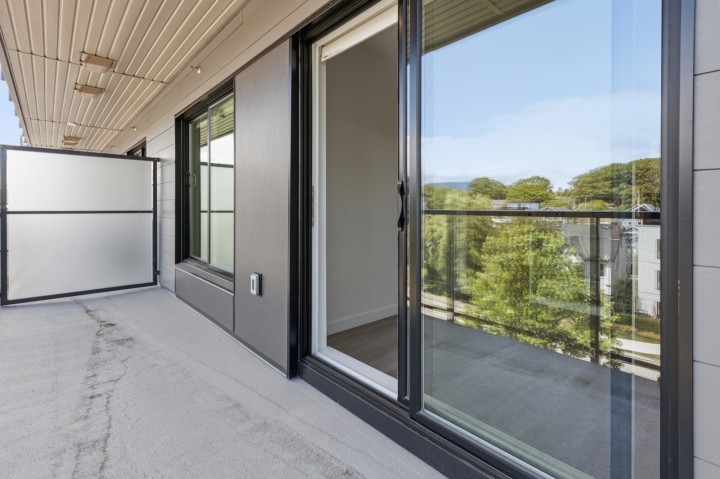 Photo 15 at 404 - 2268 E Broadway, Grandview Woodland, Vancouver East
