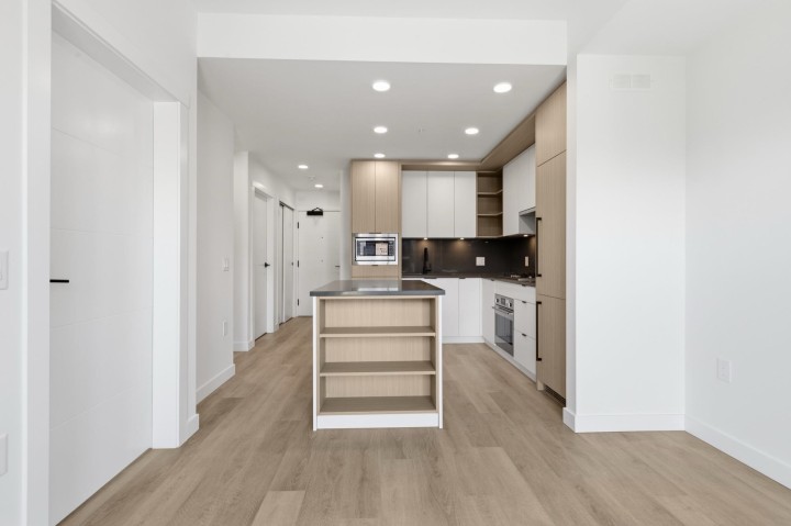 Photo 4 at 404 - 2268 E Broadway, Grandview Woodland, Vancouver East